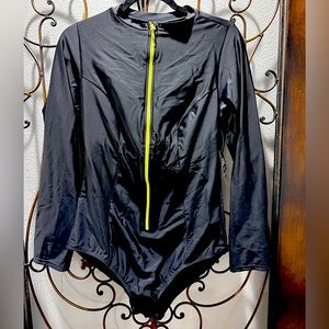 NWT Torrid size 1 Full Coverage Bathing suit. Like green zipper.